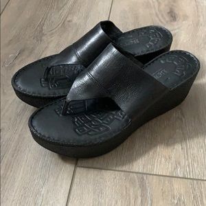 Women’s Born Black Leather Sandals